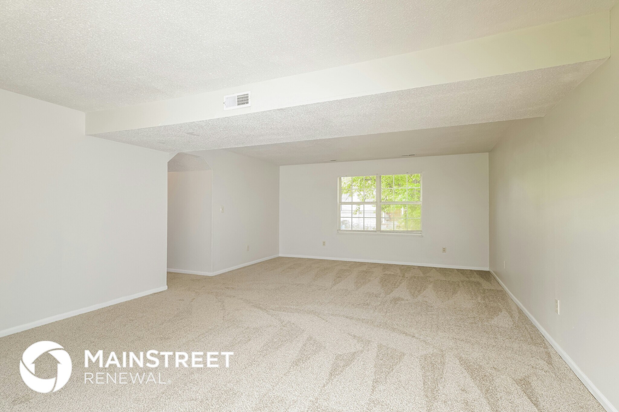 Building Photo - 3854 Jeff Dr