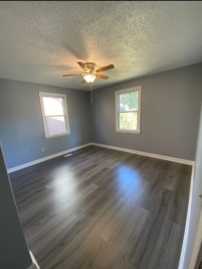 Building Photo - 29 Burdock Cir