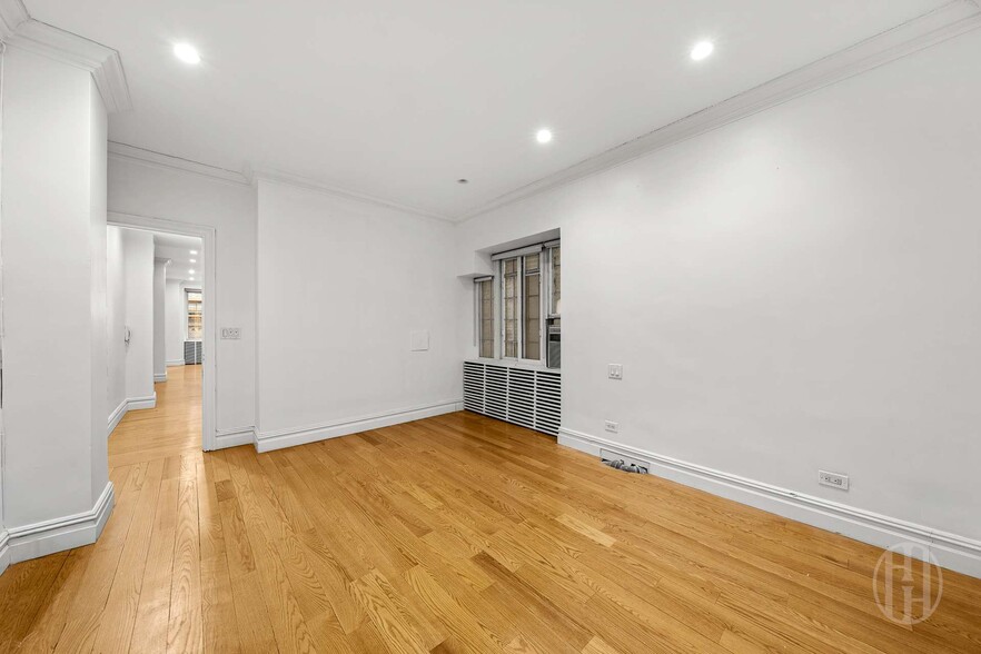 Building Photo - 26 E 63rd St