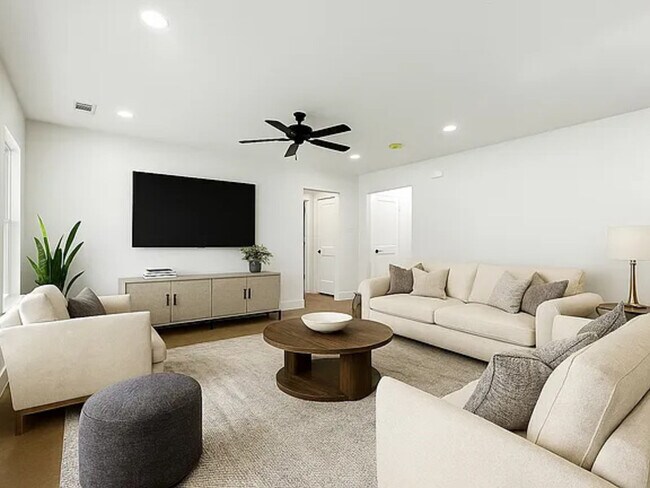 Building Photo - 1004 Branch St