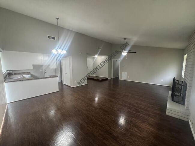 Building Photo - 23139 Lestergate Dr