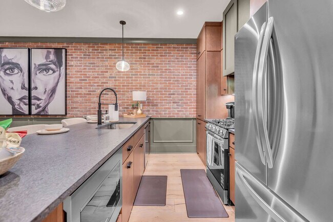 Building Photo - 1701 Portland Ave