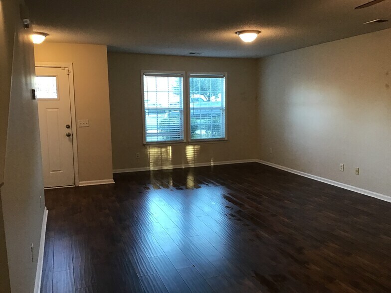 Building Photo - 7 Copperleaf Ct