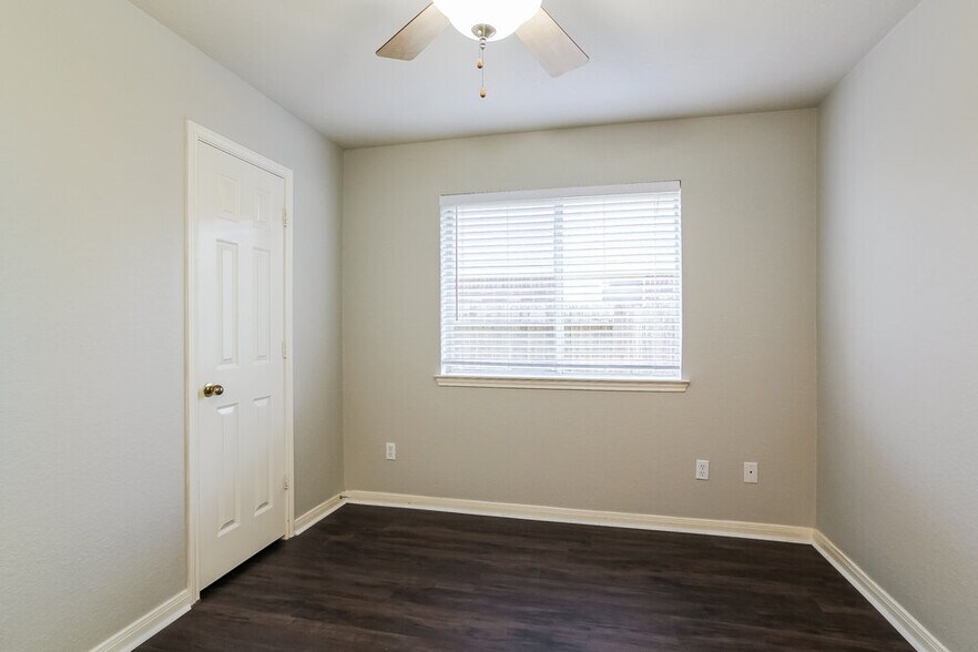 Building Photo - 24030 Rockygate Dr