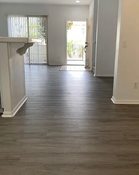 Building Photo - 1460 Rancho Rose Way