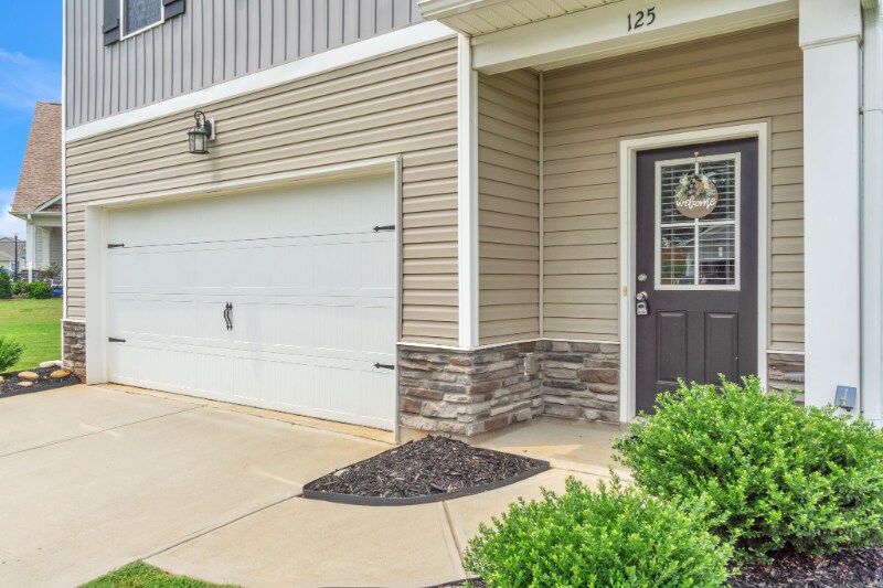 Building Photo - 125 Viewmont Dr