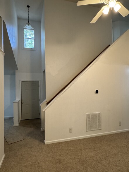 Great Room Stairs & Entrance - 632 Penncross Dr