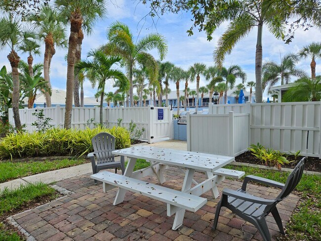 Building Photo - Charming First-Floor Condo in Plantation Golf and Country Club with a Community Pool Access!