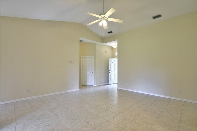 Building Photo - 8626 102nd Ct