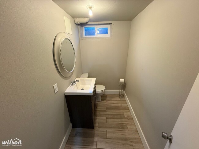 Building Photo - 4TH OF JULY MOVE IN SPECIAL!! Beautiful Fu...