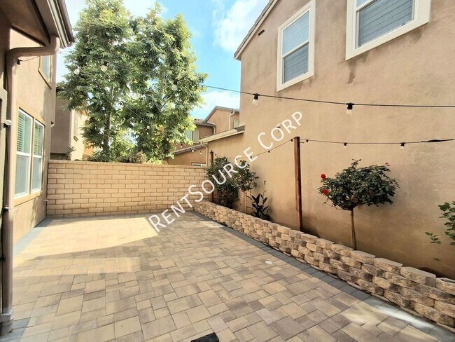 Building Photo - 28408 Camino Del Arte Dr