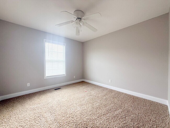 Building Photo - Pet-Friendly One-Level Home with Fenced Yard, Garage & Stainless Steel Appliances