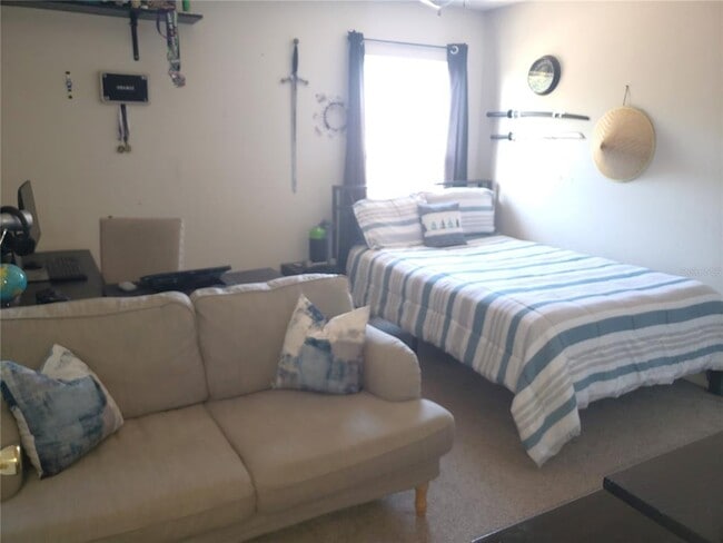 Building Photo - 16530 Cedar Crest Dr