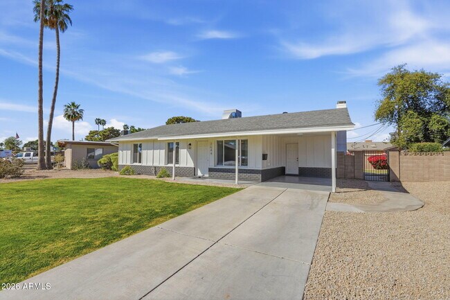 Building Photo - 2644 S Butte Ave