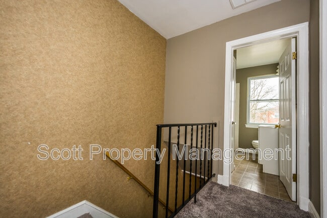 Building Photo - 8627 Willow Oak Rd
