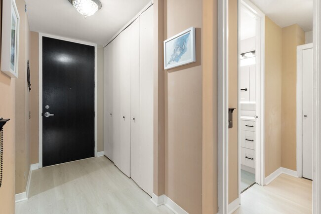 Building Photo - 535 N Michigan Ave