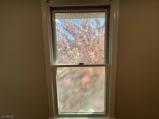 Building Photo - 87 Fairview Ave