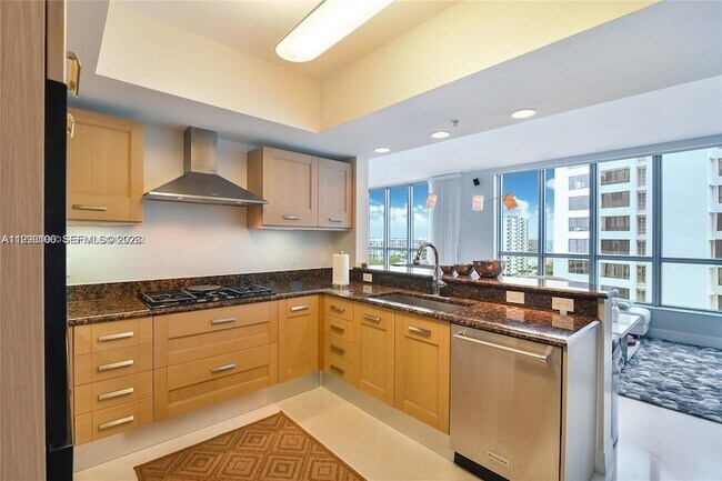 Building Photo - 3535 S Ocean Dr