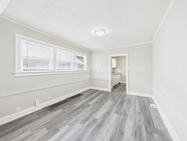 Building Photo - 5636 Garfield Ave