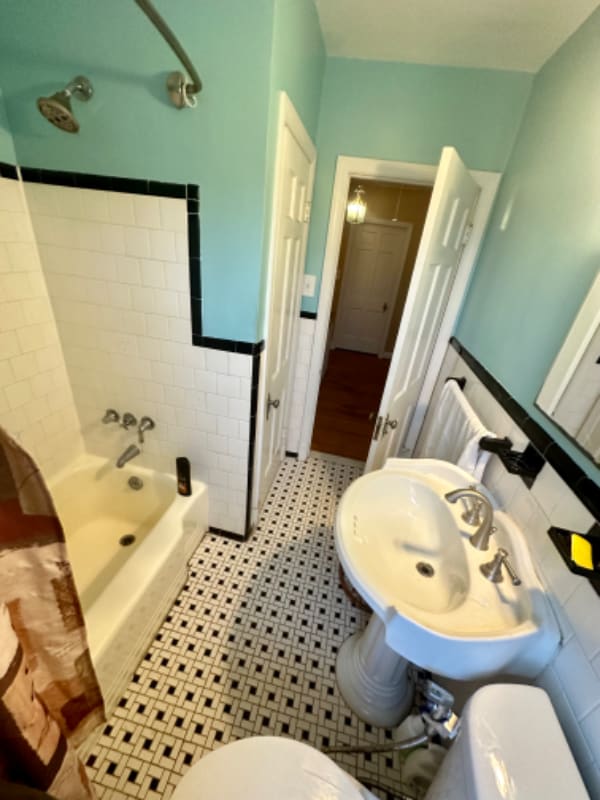 Building Photo - 309 Stratford Rd