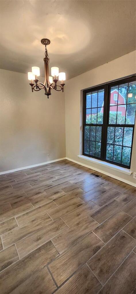 Building Photo - 2804 Fairfield Dr
