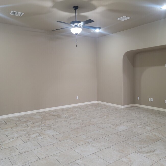 Building Photo - 14513 Meadow Lawn