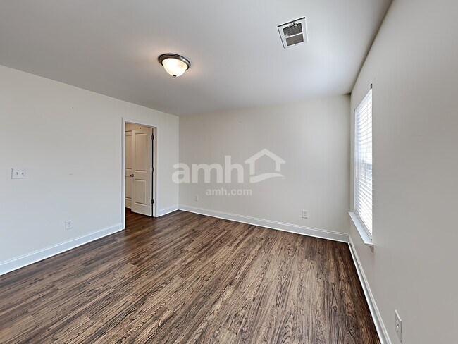 Building Photo - 145 Lindridge Dr