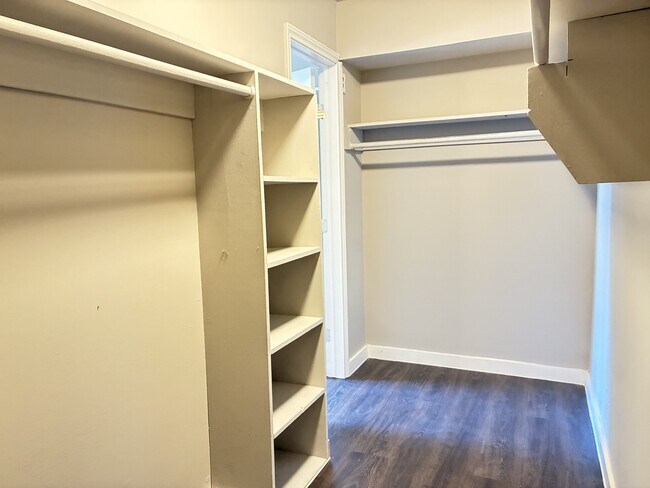 Building Photo - 7510 Shadyvilla Ln