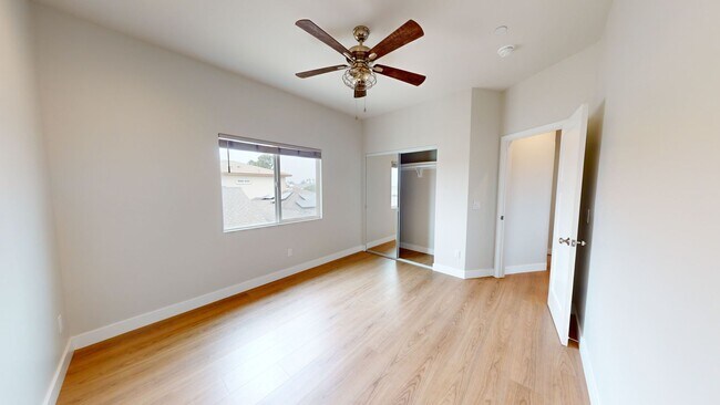 Building Photo - Move-in Special $500 Off*