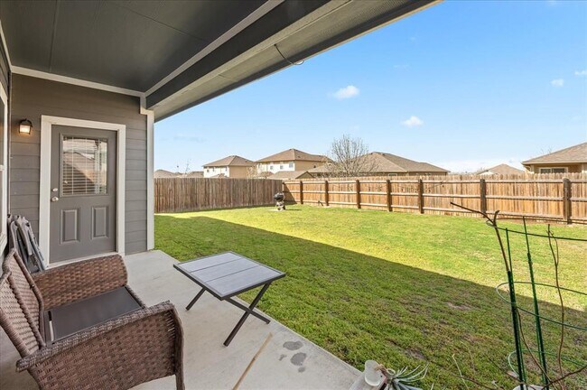 Building Photo - 122 Denton Dr