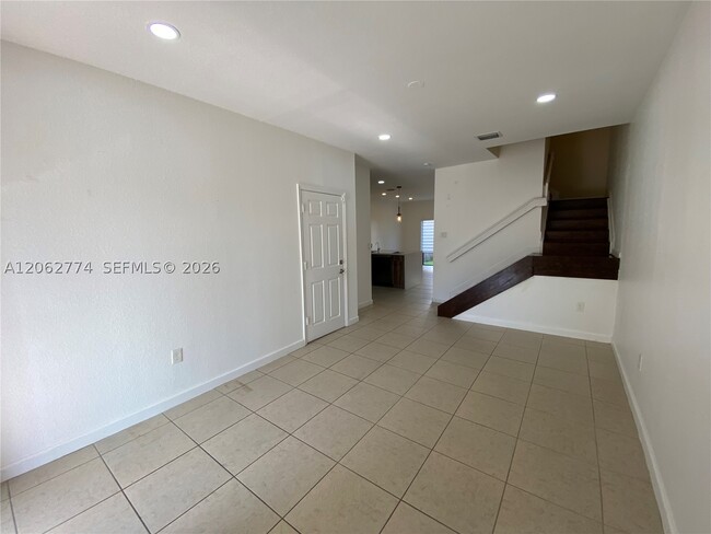 Building Photo - 343 NE 37th Terrace