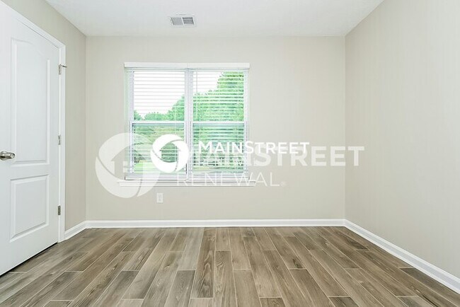 Building Photo - 4 Bedroom Pet-Friendly Home in STOCKBRIDGE, GA with Main Street Renewal
