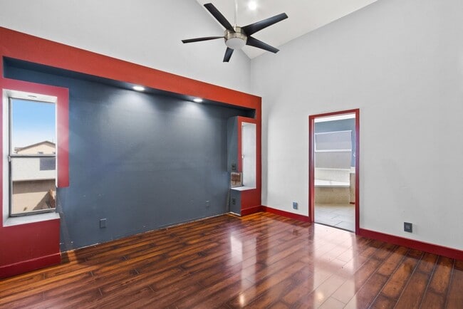 Building Photo - 6228 Brillo Luna St