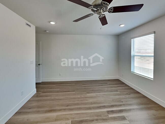 Building Photo - 11159 Magallanes St