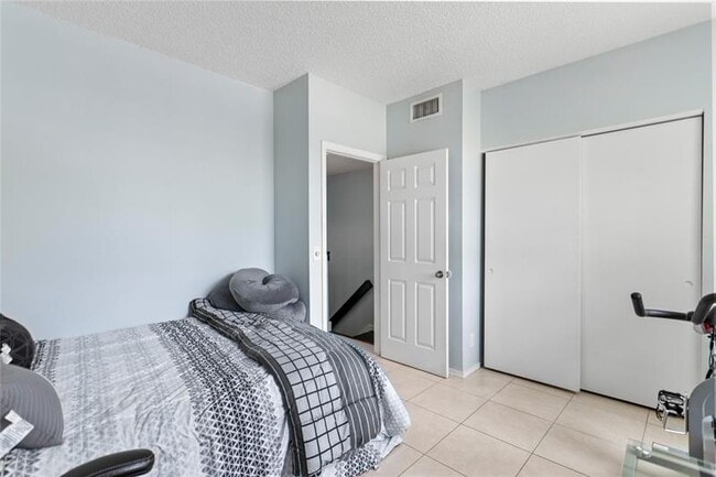 Building Photo - 7856 Dixie Beach Cir