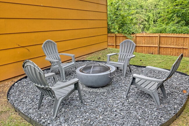 Building Photo - 122 Cannon St