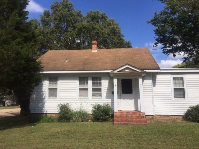 Building Photo - Charming bungalow available NOW in the heart of Colonial Williamsburg!