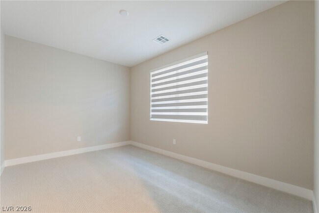 Building Photo - 667 Grey Saker St