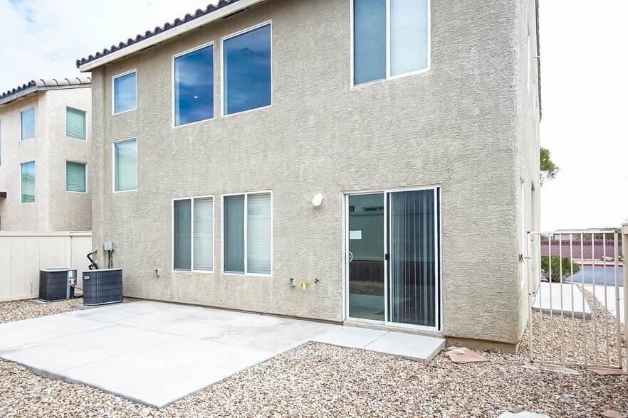 Building Photo - 8133 S Ribbon Falls St