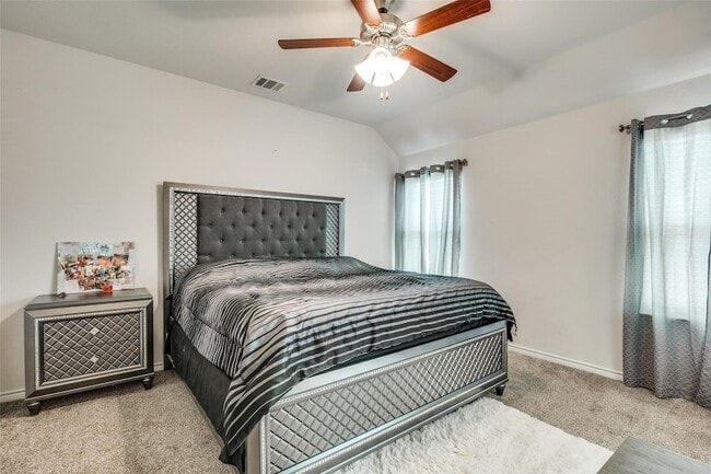 Building Photo - 2724 Pease Dr