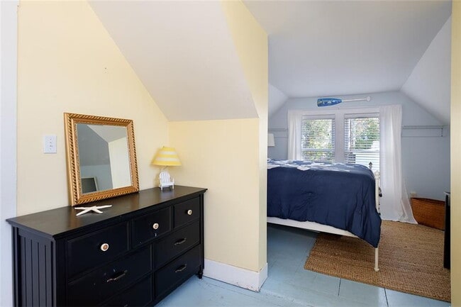 Building Photo - Winter Rental, Spacious Coastal Retreat Ju...