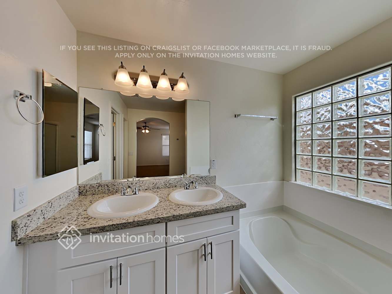 Building Photo - 13737 W Solano Dr