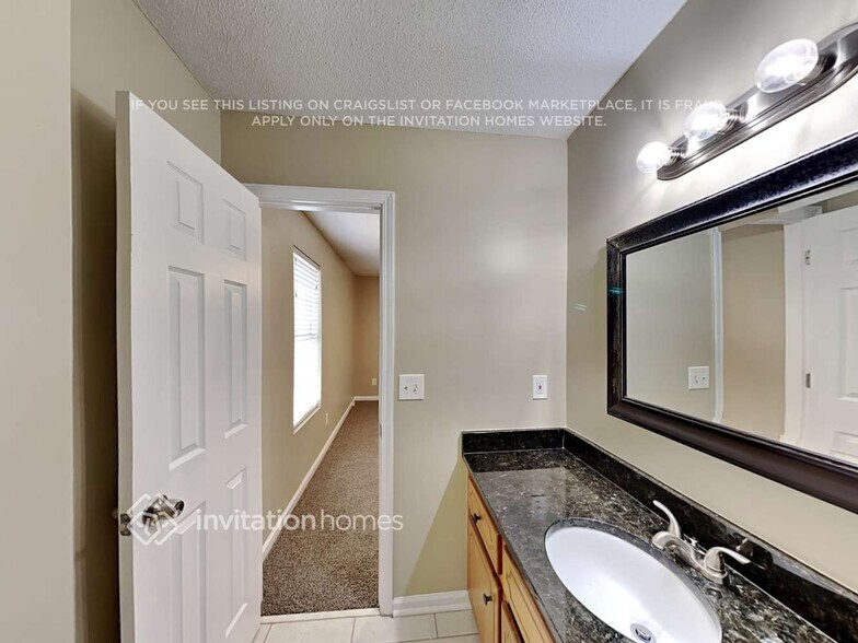 Building Photo - 1706 Live Oak Dr NW