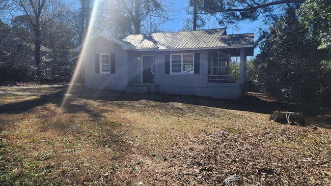 Building Photo - 112 Second St SW