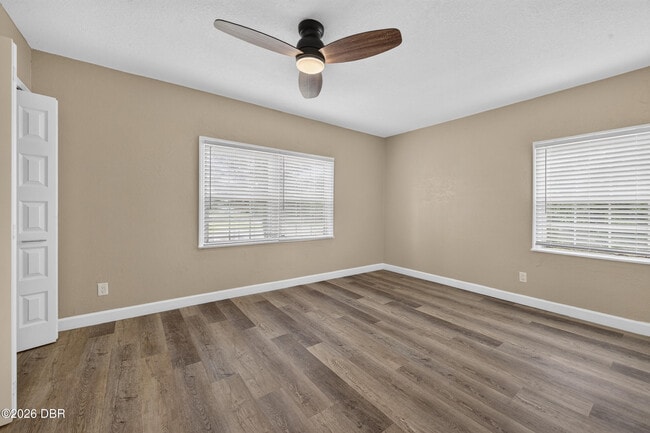 Building Photo - 398 Golf Blvd