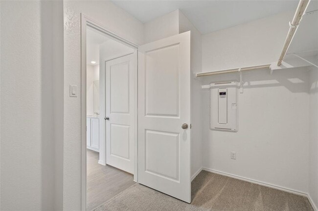 Building Photo - 1721 Roaming Oak Bnd