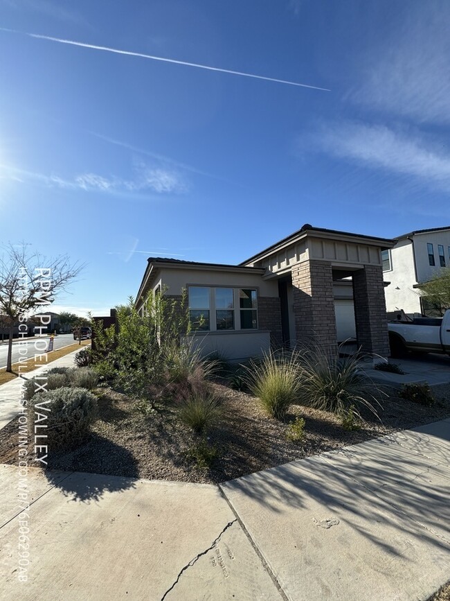 Primary Photo - Brand New Spacious 3/2 w/TONS of Community...