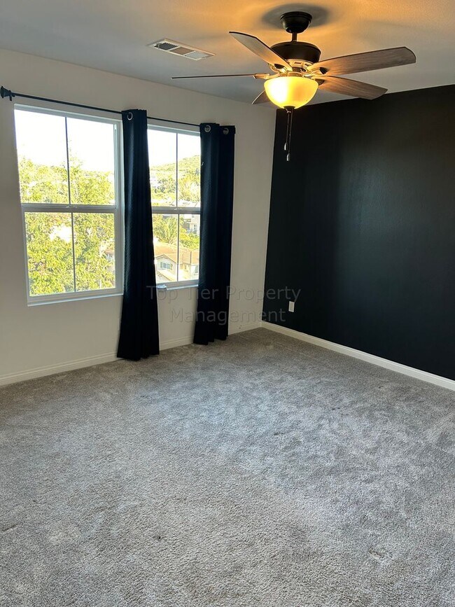Building Photo - **Beautiful 2 bed / 2.5 bath Town Home in San Marcos - Available 08/21**