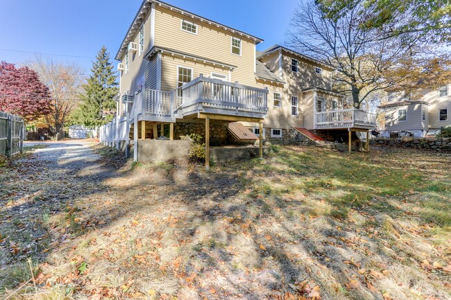 Building Photo - 51 Warner St