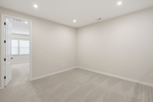 Building Photo - Like-New LoSo Townhome | 3BR + Loft | 2-Car Garage | Move-In Ready